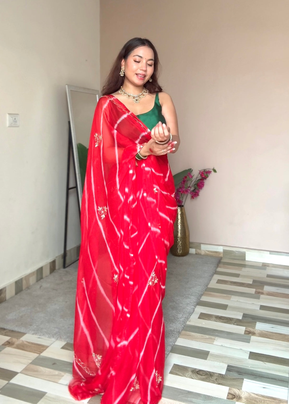 Lahariya- Red
