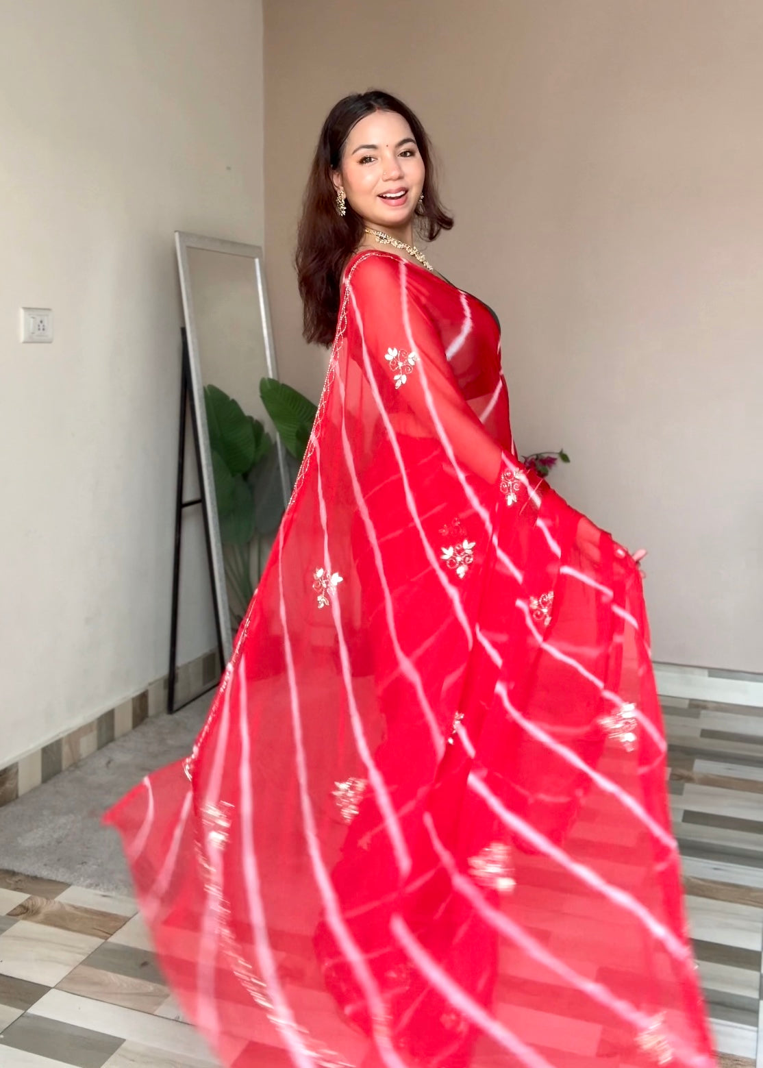 Lahariya- Red