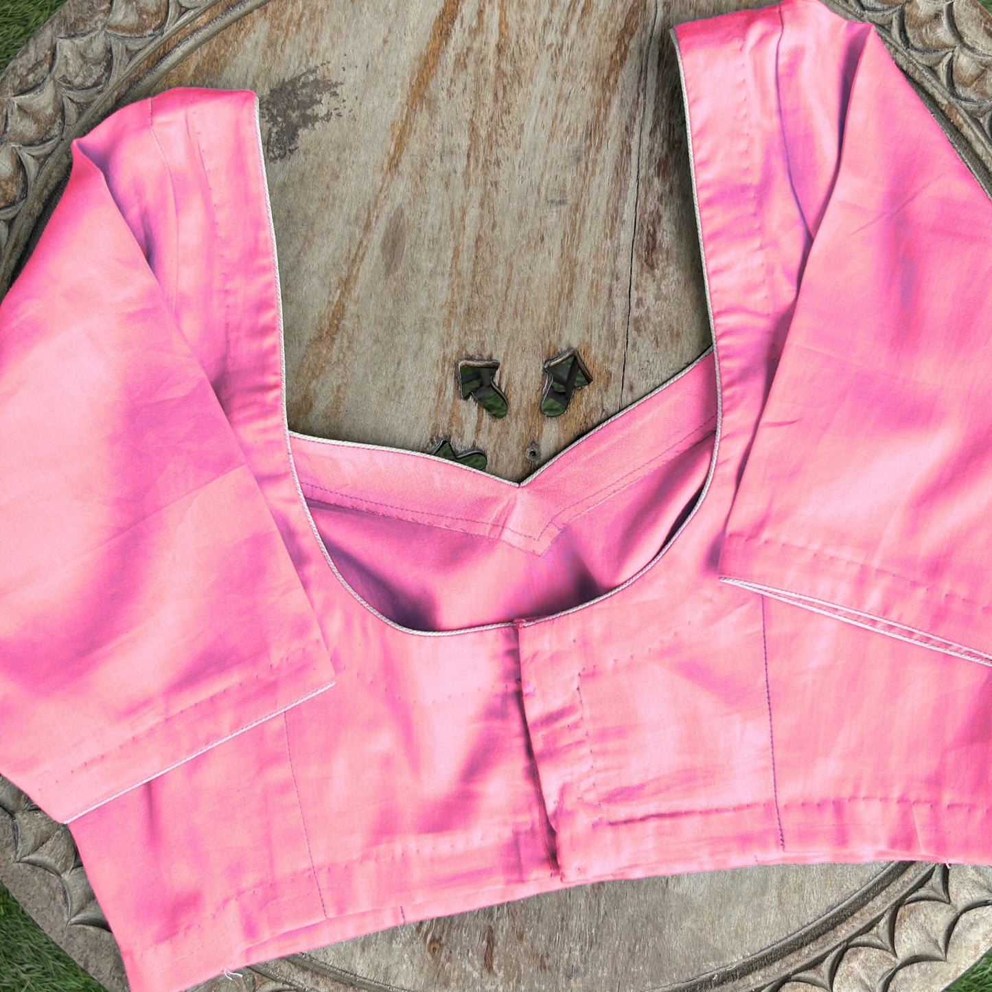 Sweet heart neck padded blouse- half sleeves
