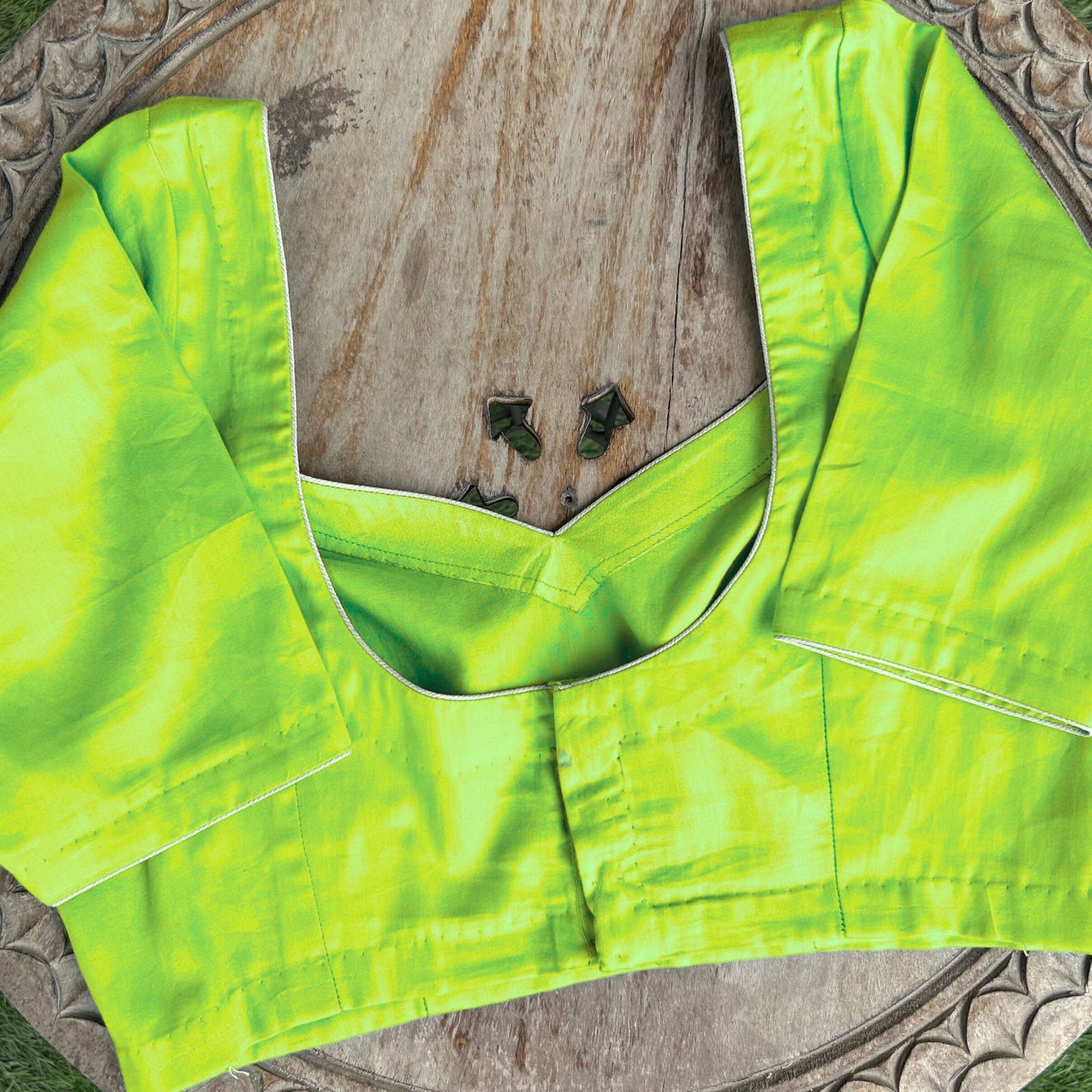 Sweet heart neck padded blouse- half sleeves