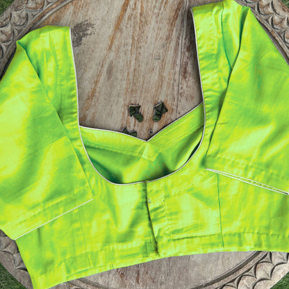 Sweet heart neck padded blouse- half sleeves