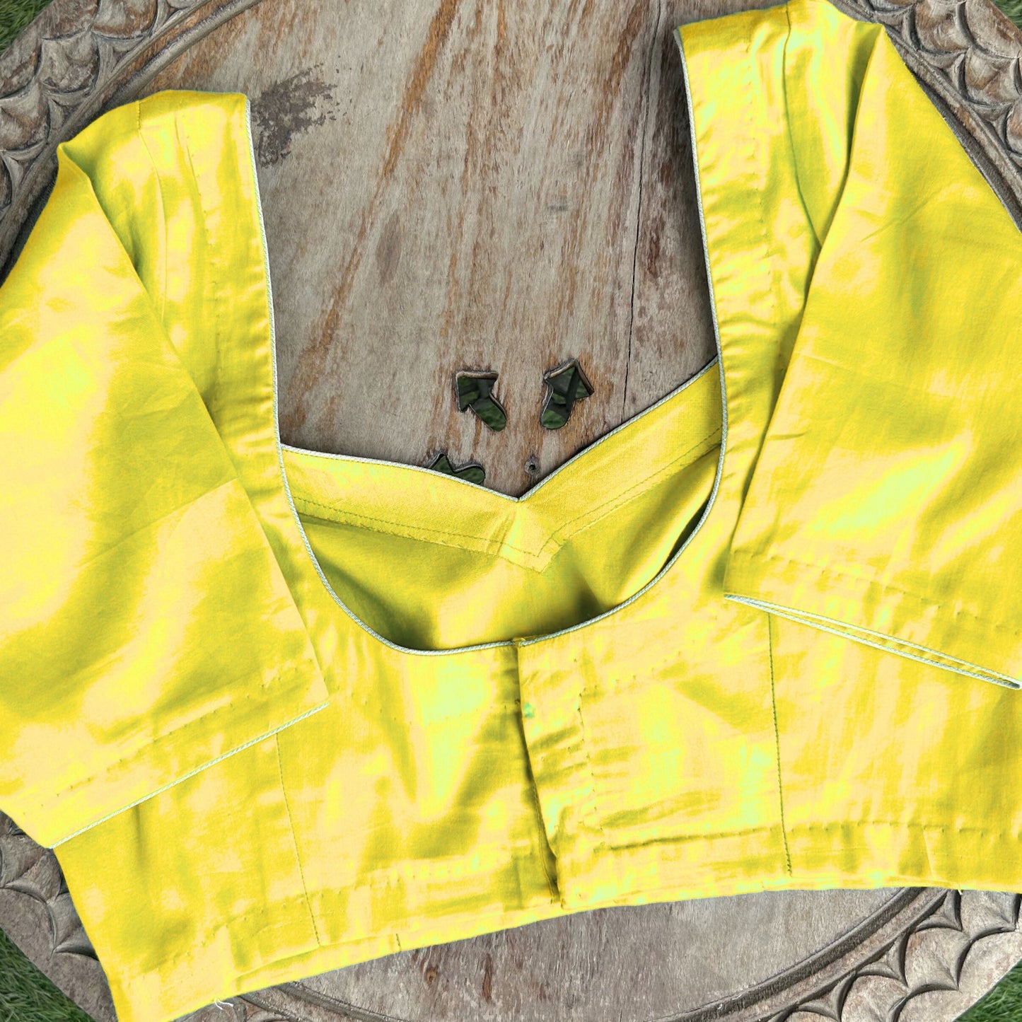 Sweet heart neck padded blouse- half sleeves