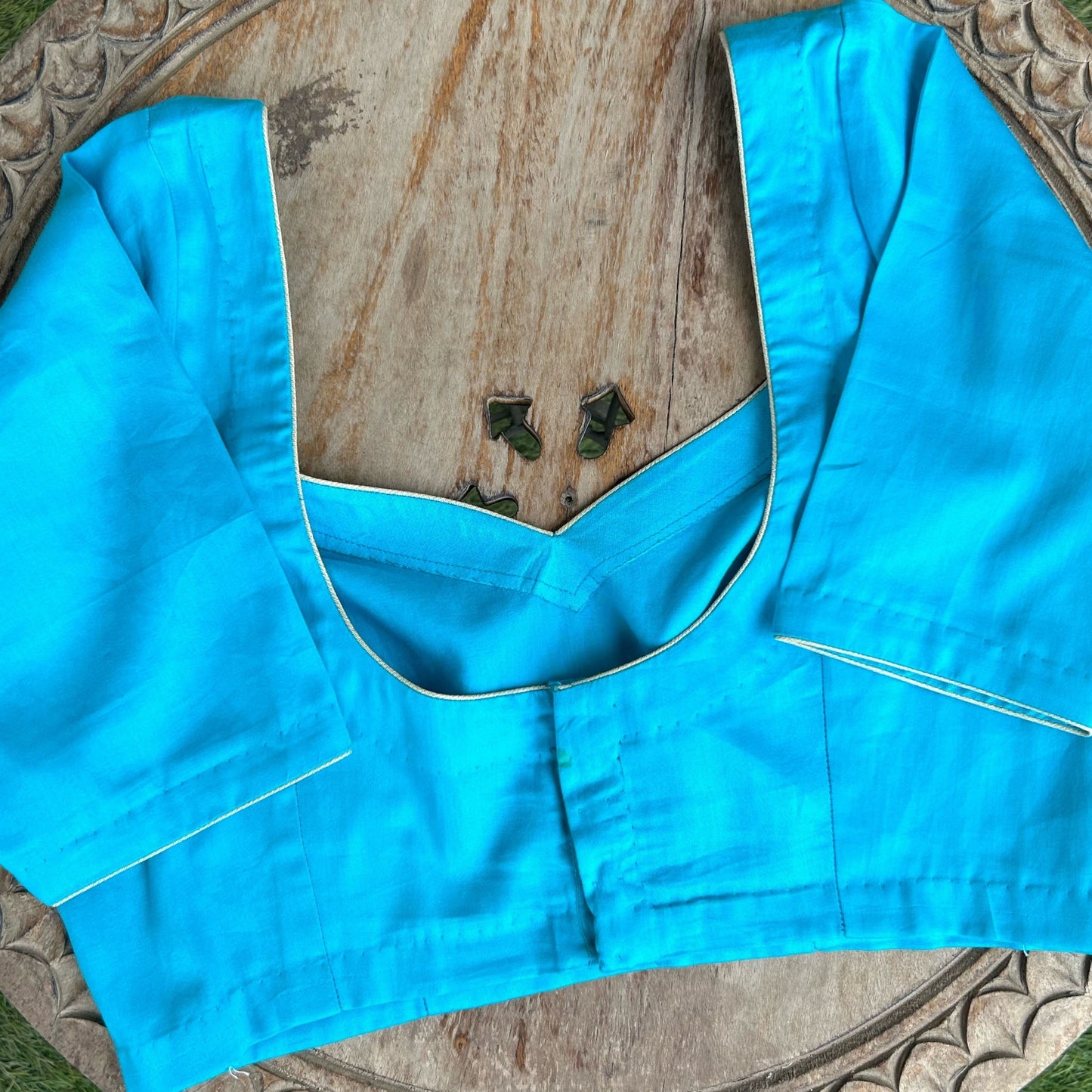 Sweet heart neck padded blouse- half sleeves
